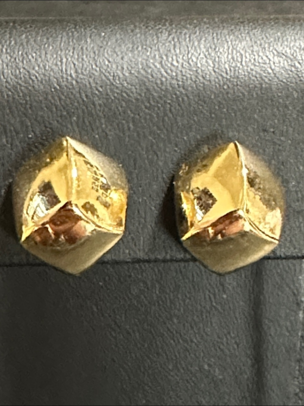 Vendome Pat.No. 3.176.465 VTG Gold Tone Adjustable Screw Back Clip On Earrings
